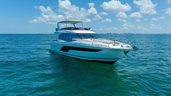 Prestige 590 flybridge image