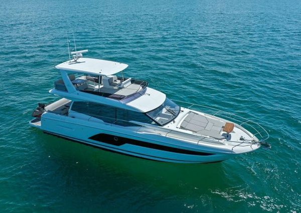 Prestige 590 flybridge image