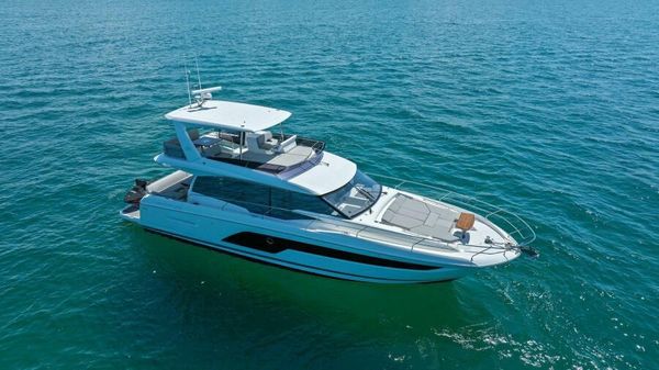 Prestige 590 flybridge image