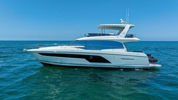 Prestige 590 flybridge image