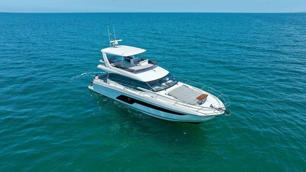 Prestige 590 flybridge image