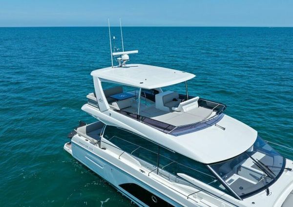 Prestige 590 flybridge image