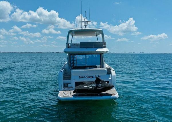 Prestige 590 flybridge image