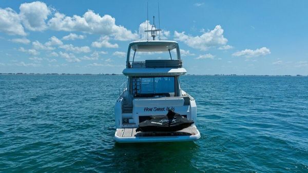 Prestige 590 flybridge image