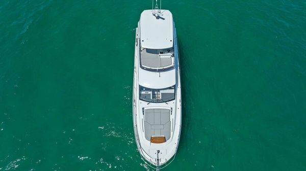 Prestige 590 flybridge image