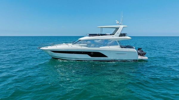 Prestige 590 flybridge image