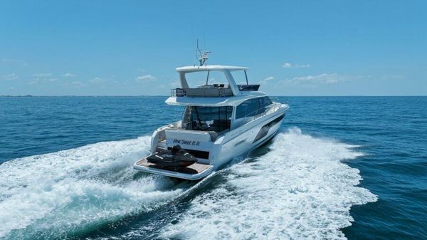 Prestige 590 flybridge image