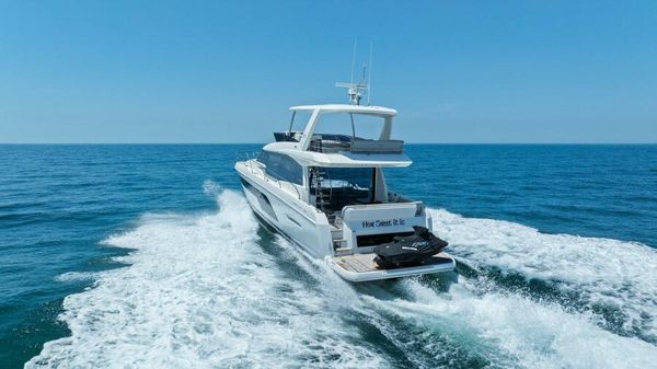 Prestige 590 flybridge image