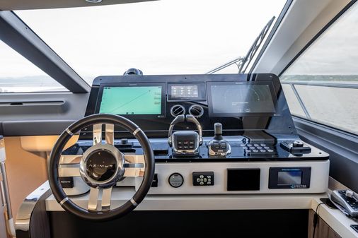 Azimut 60 fly image