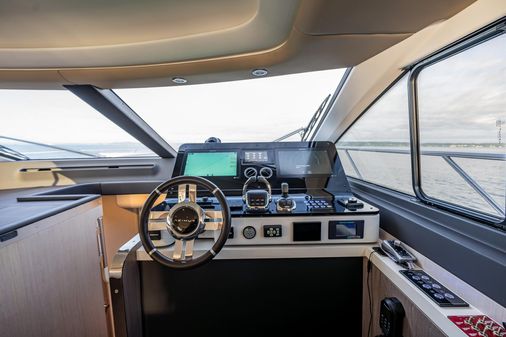 Azimut 60 fly image