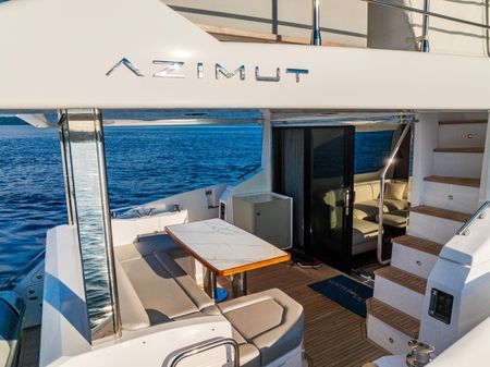 Azimut 60 fly image