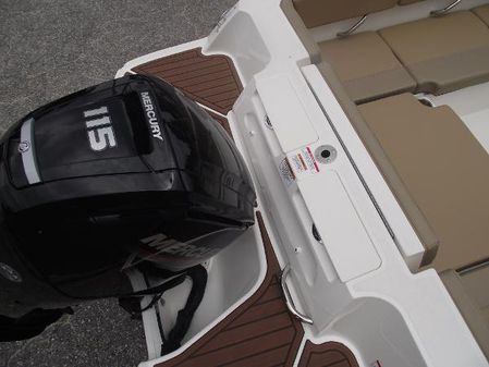 Bayliner VR4-OB image