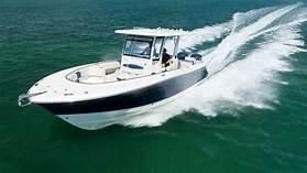 Robalo R302 - main image