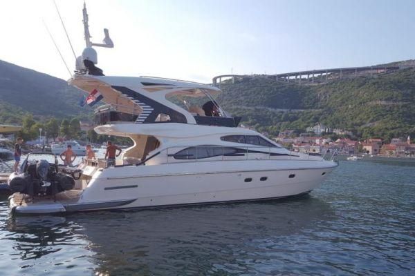 Ferretti Yachts 46 - main image
