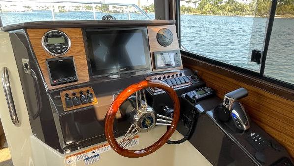 Ranger-tugs R-25 image