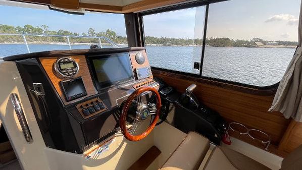 Ranger-tugs R-25 image