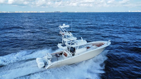 Yellowfin 42 image