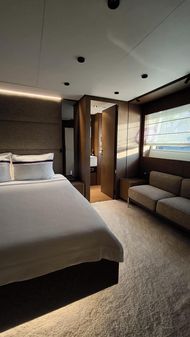 Ferretti Yachts 780 image