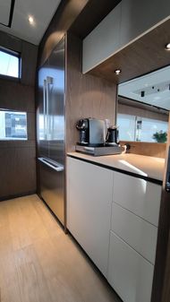 Ferretti Yachts 780 image