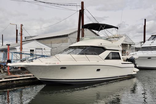 Bayliner 3258 Avanti image