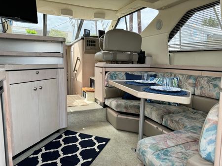 Bayliner 3258 Avanti image