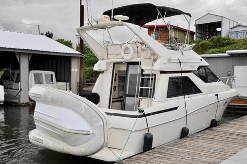 Bayliner 3258 Avanti image