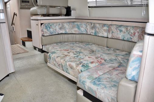 Bayliner 3258 Avanti image