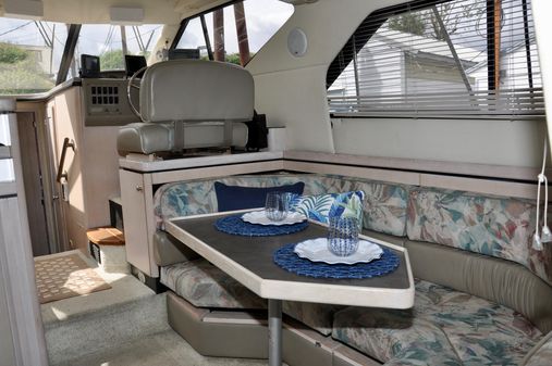 Bayliner 3258 Avanti image