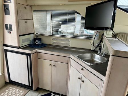 Bayliner 3258 Avanti image