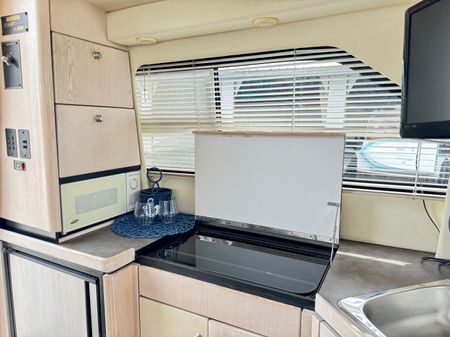 Bayliner 3258 Avanti image