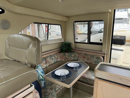 Bayliner 3258 Avanti image