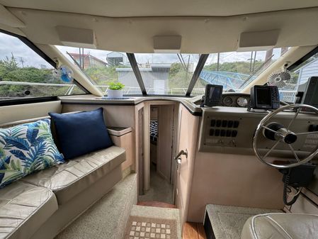 Bayliner 3258 Avanti image