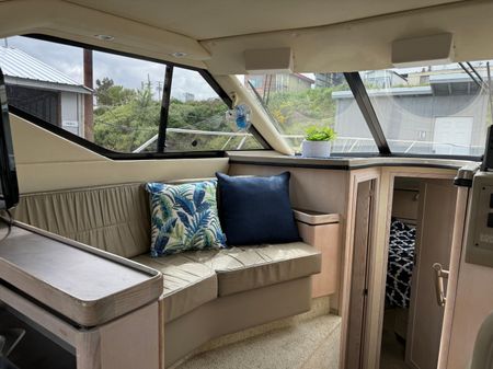 Bayliner 3258 Avanti image