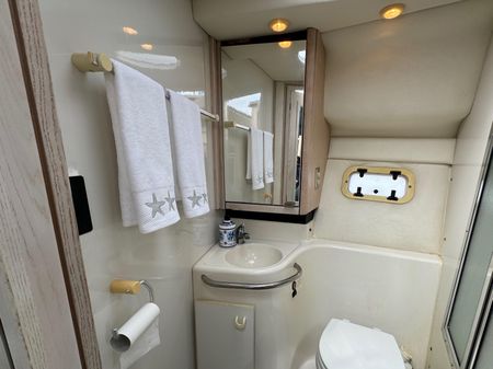 Bayliner 3258 Avanti image