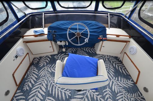 Sea-ray 360-AFT-CABIN image