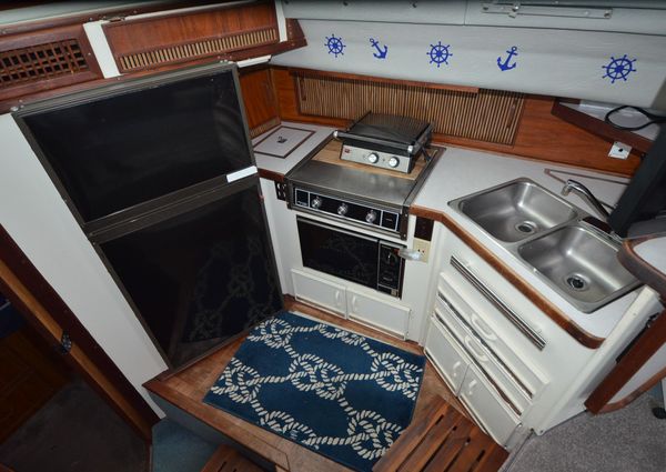 Sea-ray 360-AFT-CABIN image