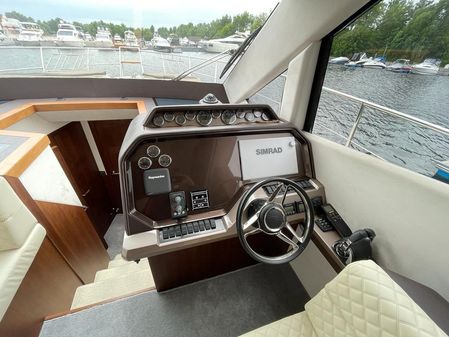 Galeon 500 Fly image