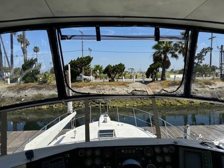 Symbol Cockpit Motor Yacht image