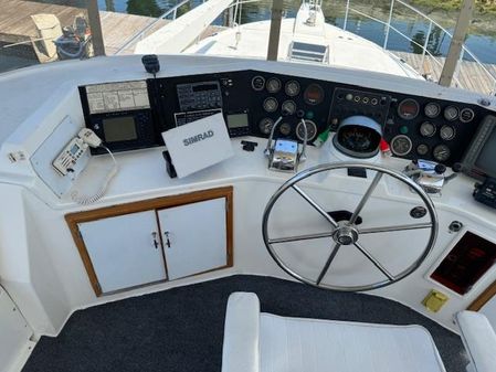 Symbol Cockpit Motor Yacht image