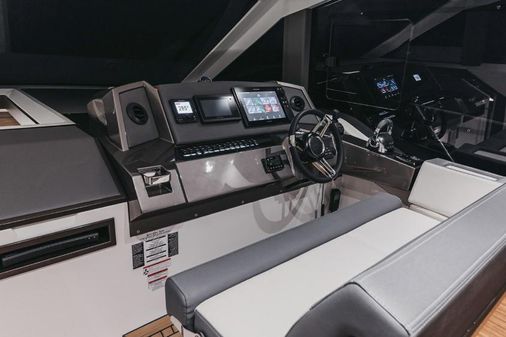 Galeon 425-HTS image