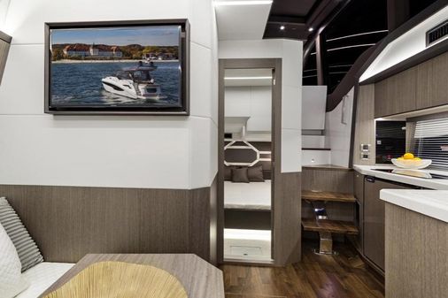 Galeon 425-HTS image