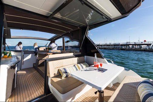 Galeon 425-HTS image