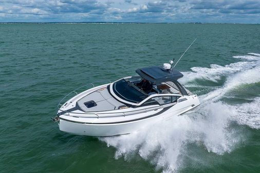 Fairline F-LINE-33 image