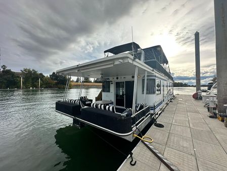 Horizon HOUSEBOAT image