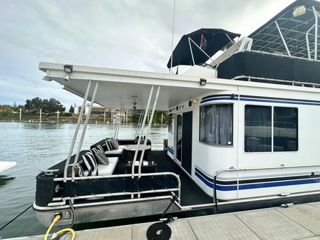 Horizon HOUSEBOAT image