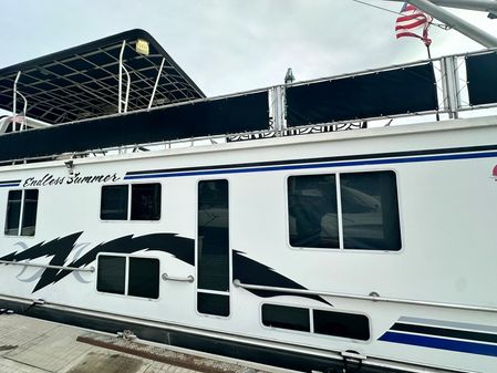 Horizon HOUSEBOAT image