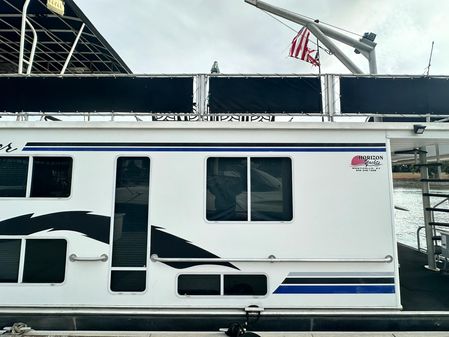 Horizon HOUSEBOAT image