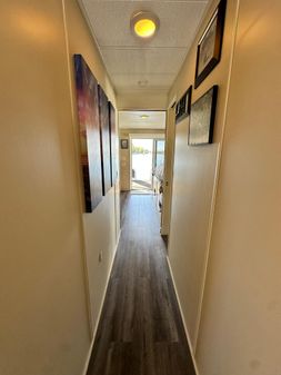 Horizon HOUSEBOAT image