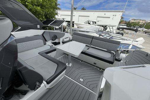 Galeon 325 GTO image