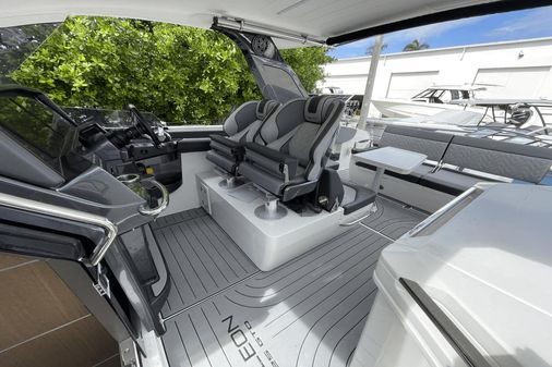 Galeon 325 GTO image